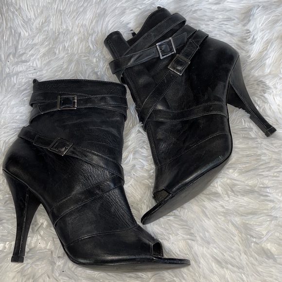 Open toe booties - Picture 2 of 8